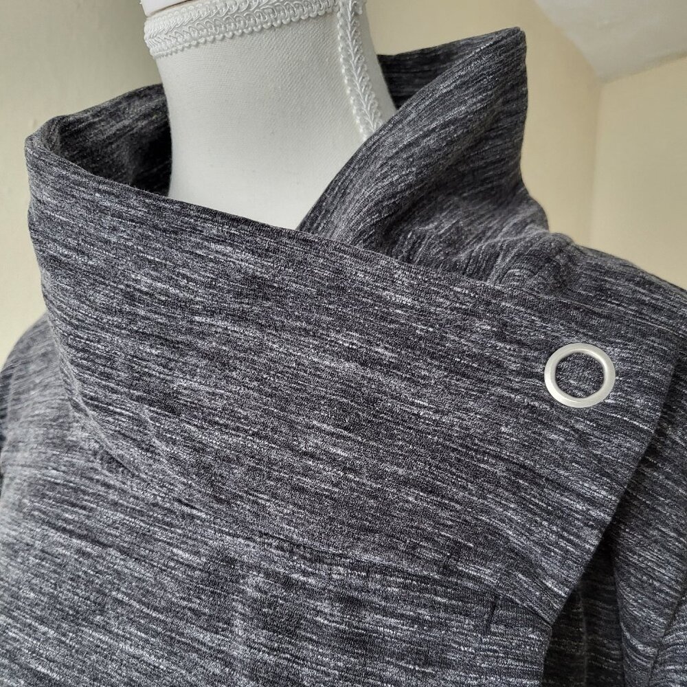 Heathered black button-close active wear long-sleeve top medium Danskin